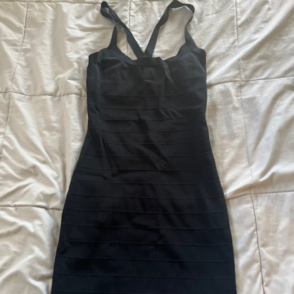 BEBE BANDAGE DRESS IN BLACK (M)